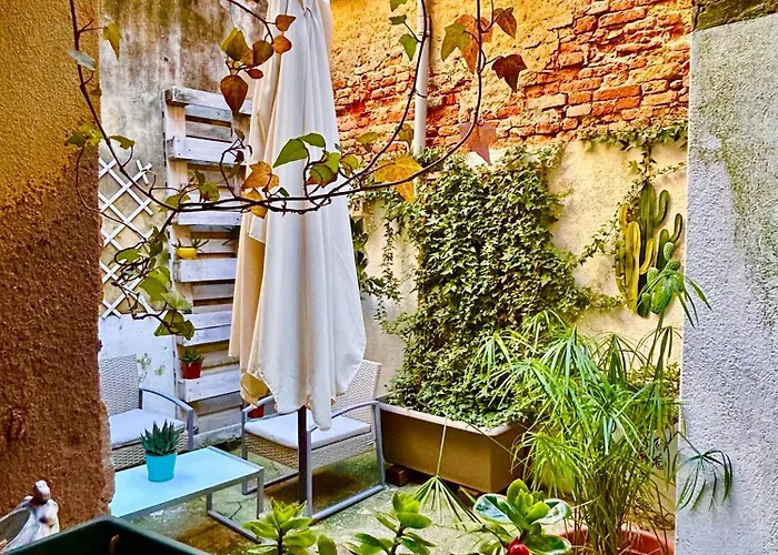 Ca 3 Leoni - Romantic House In The Heart Of *